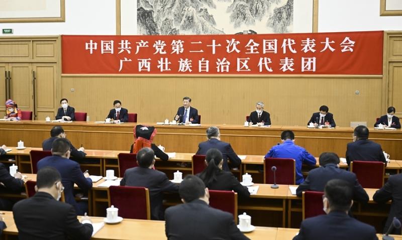10月17日，習(xí)近平同志參加黨的二十大廣西代表團(tuán)討論。新華社記者 謝環(huán)馳 攝